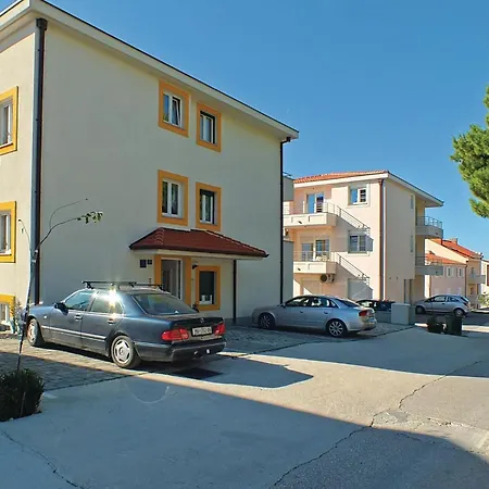 With Sea View 02 Апартаменты *