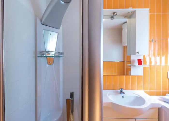 Apartman With Sea View 02