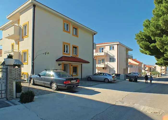 With Sea View 02 Apartament *